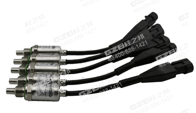 三一215挖掘机温度传感器