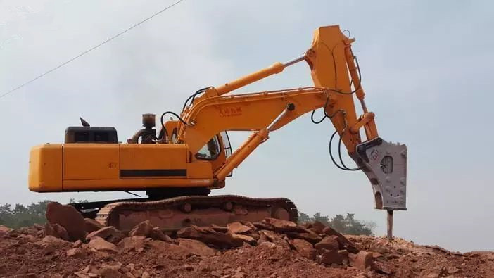 济宁挖掘机配件|济宁配件批发顾老板与桂之邦共创辉煌