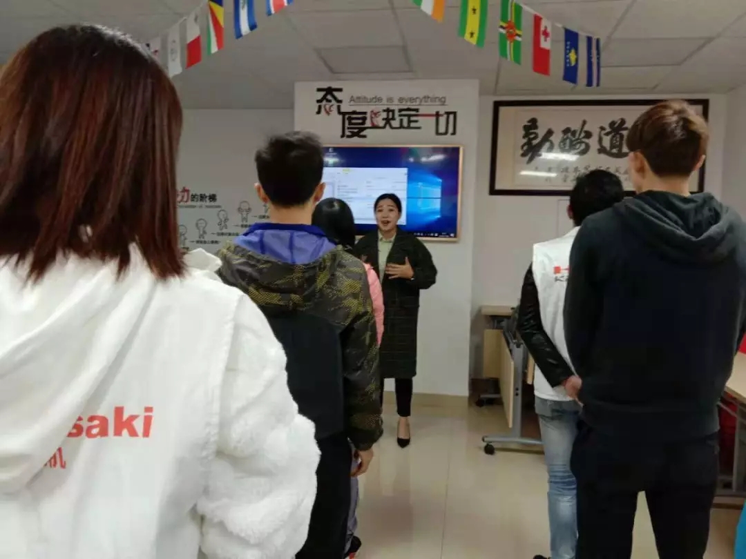 桂之邦早会、立体化落地，这样的挖掘机配件批发团队再给我来一打！