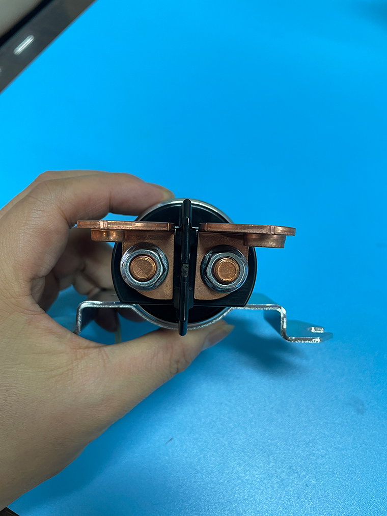 三一挖掘机继电器